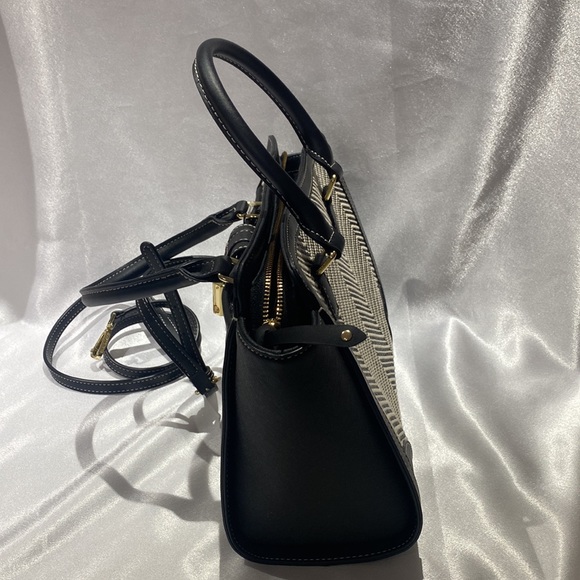 Calvin Klein black white chevron handbag NWT - Picture 4 of 11